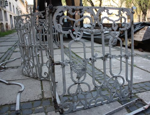 Demontiertes und Sandgestrahltes Balkongeländer